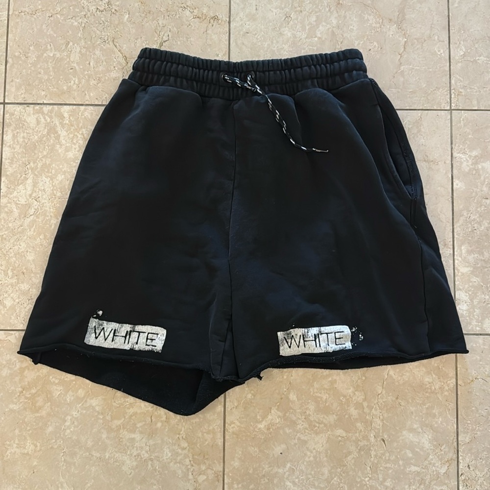 Off-white Shorts M
